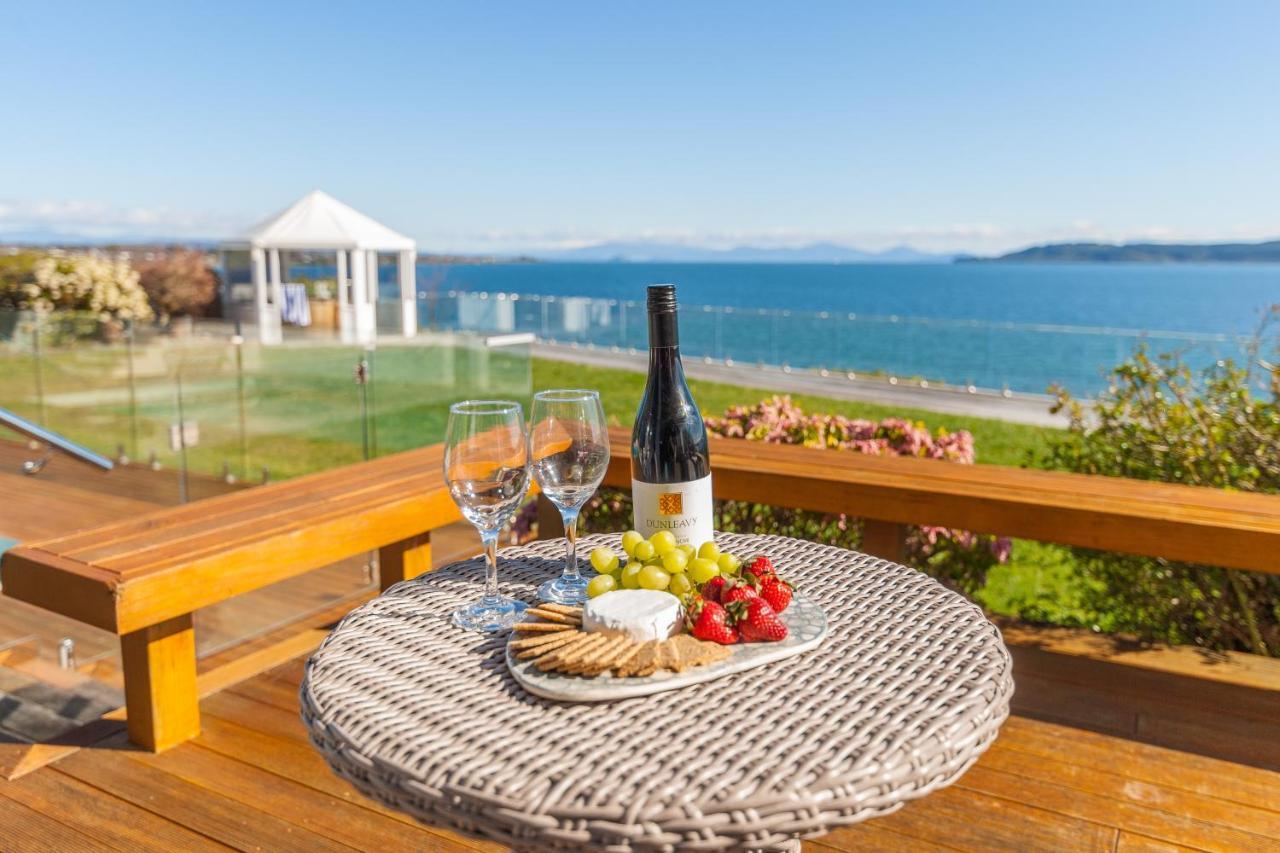 Spectacular Lakefront Home Lago Lago Taupo Exterior foto
